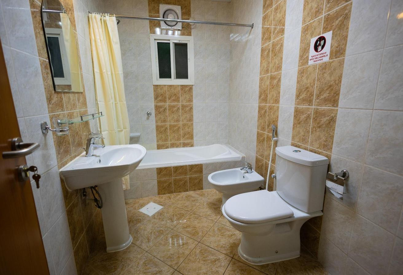 SPACIOUS 3 BEDROOM 1 MONTH FREE FULLY FURNISHED!!! - Apartment in Salaja Street