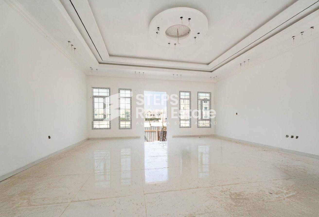 Luxurious 8 BHK Villa for Sale in Al Wukair - Villa in Al Wukair