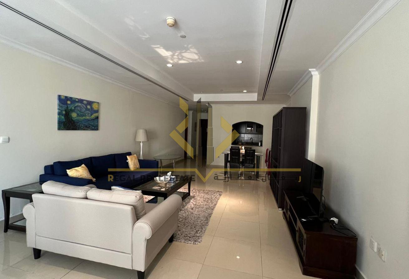 Luxurious Studio Apartment in Porto Arabia - Studio Apartment in West Porto Drive