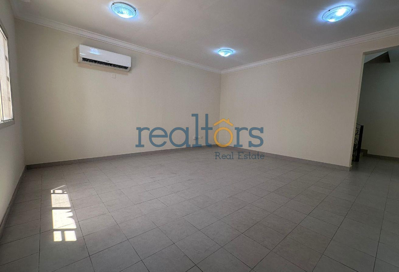 Stylish &amp; Elegant 3BR Villa in Al Waab - Compound Villa in Curlew Street