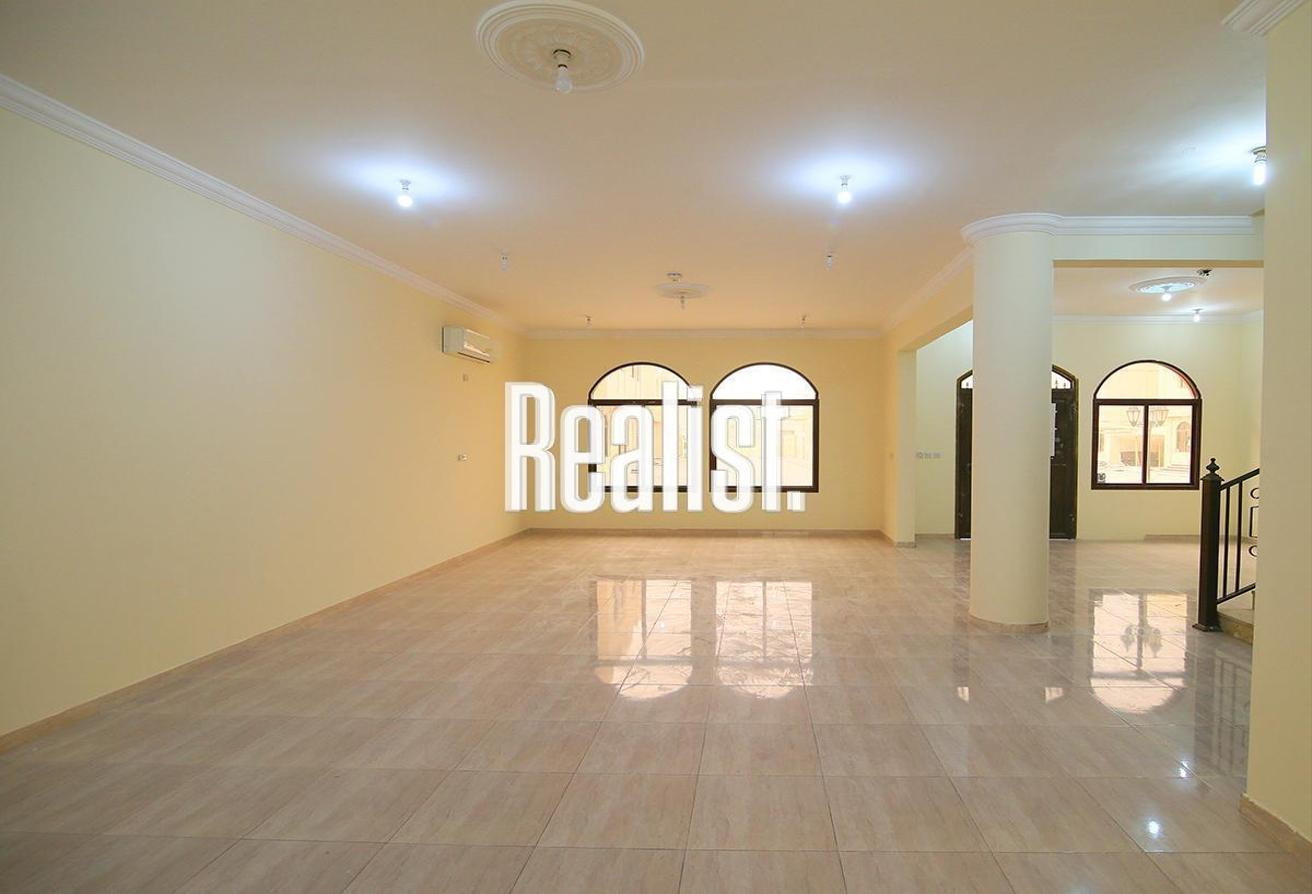 READY TO MOVE IN VILLA FOR SALE WITH TITLE DEED - Villa in Umm Al Amad