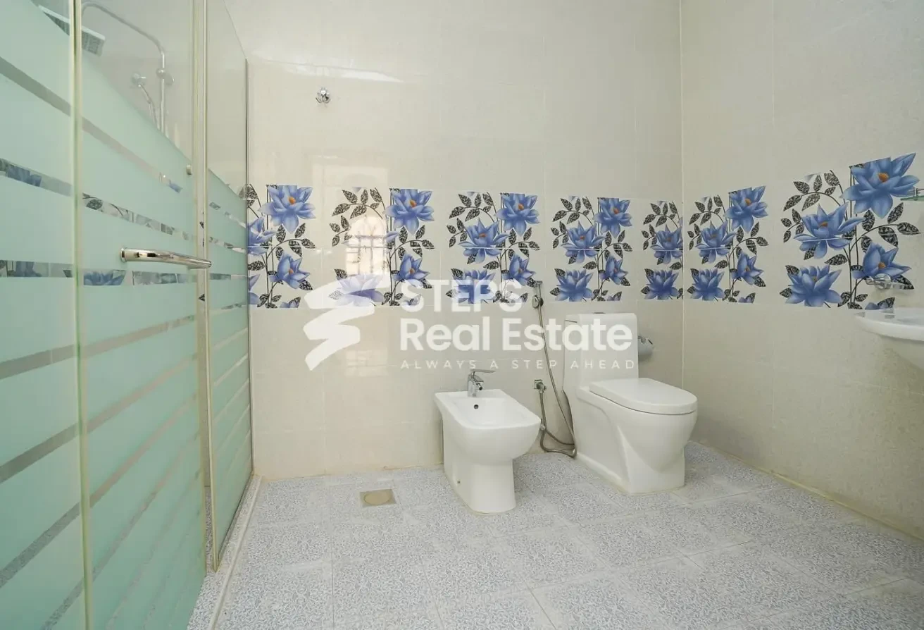 Residential 7-BHK Villa for Sale in Al Wukair - Villa in Al Wukair