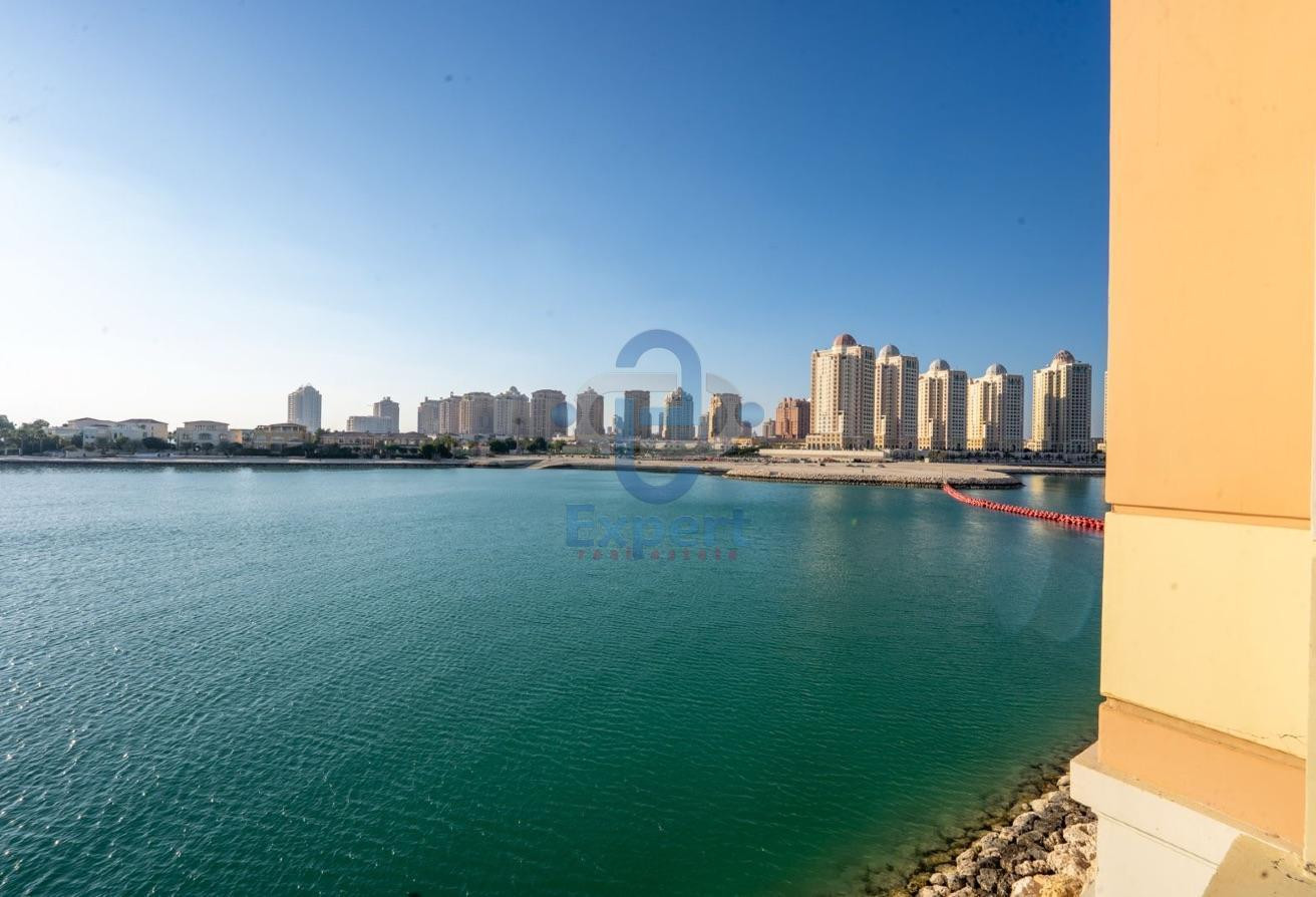 Full Sea & doha Skyline View 1BHK with 2 Balconies - Townhouse in Viva West