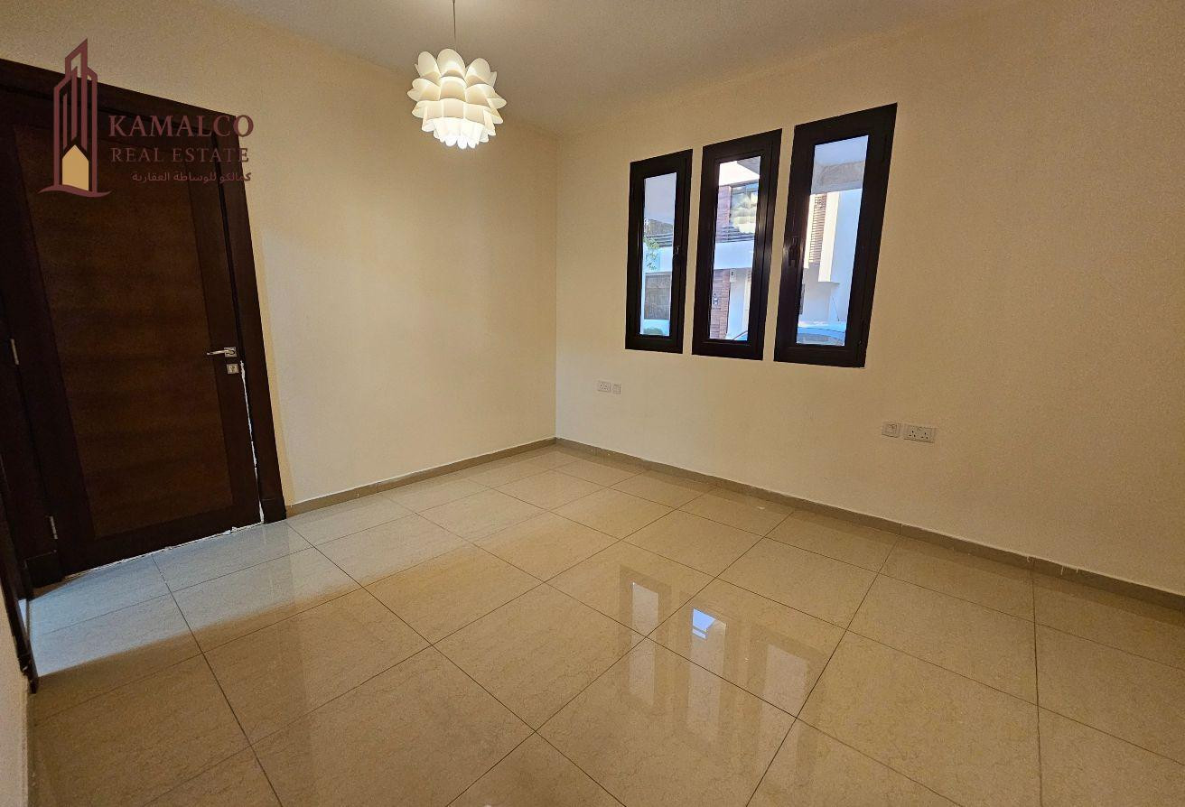 Very Spacious Villa || 5BHK || Prime Location - Villa in Al Hilal
