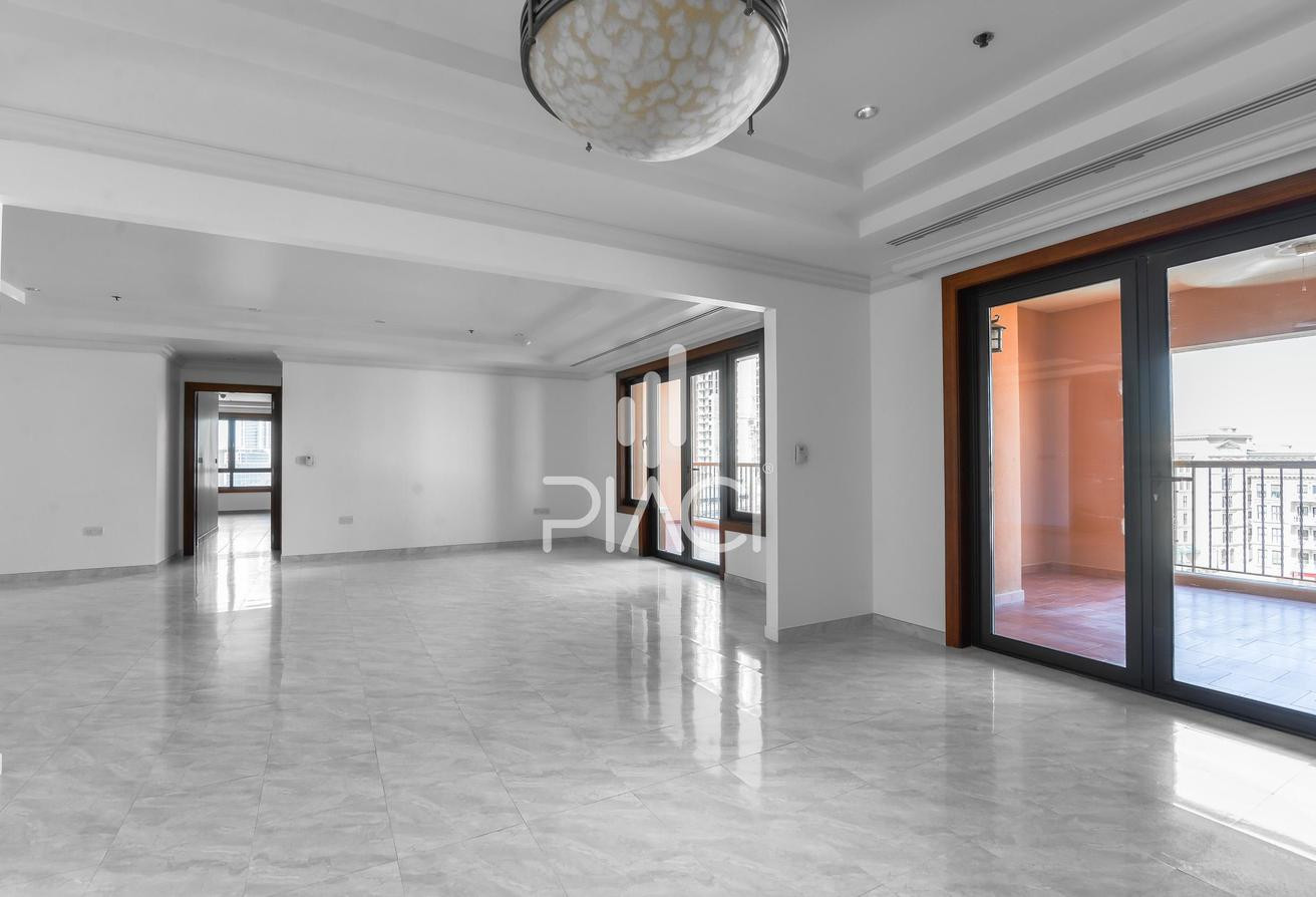 Captivating SF 2 BD Apartment | Porto Arabia - Apartment in East Porto Drive