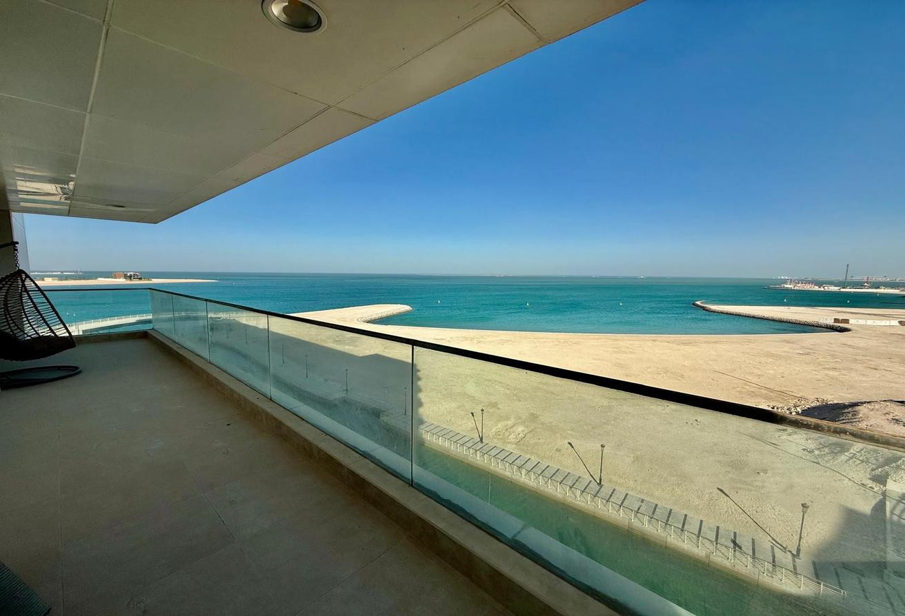 Full sea view / very spacious two bedrooms