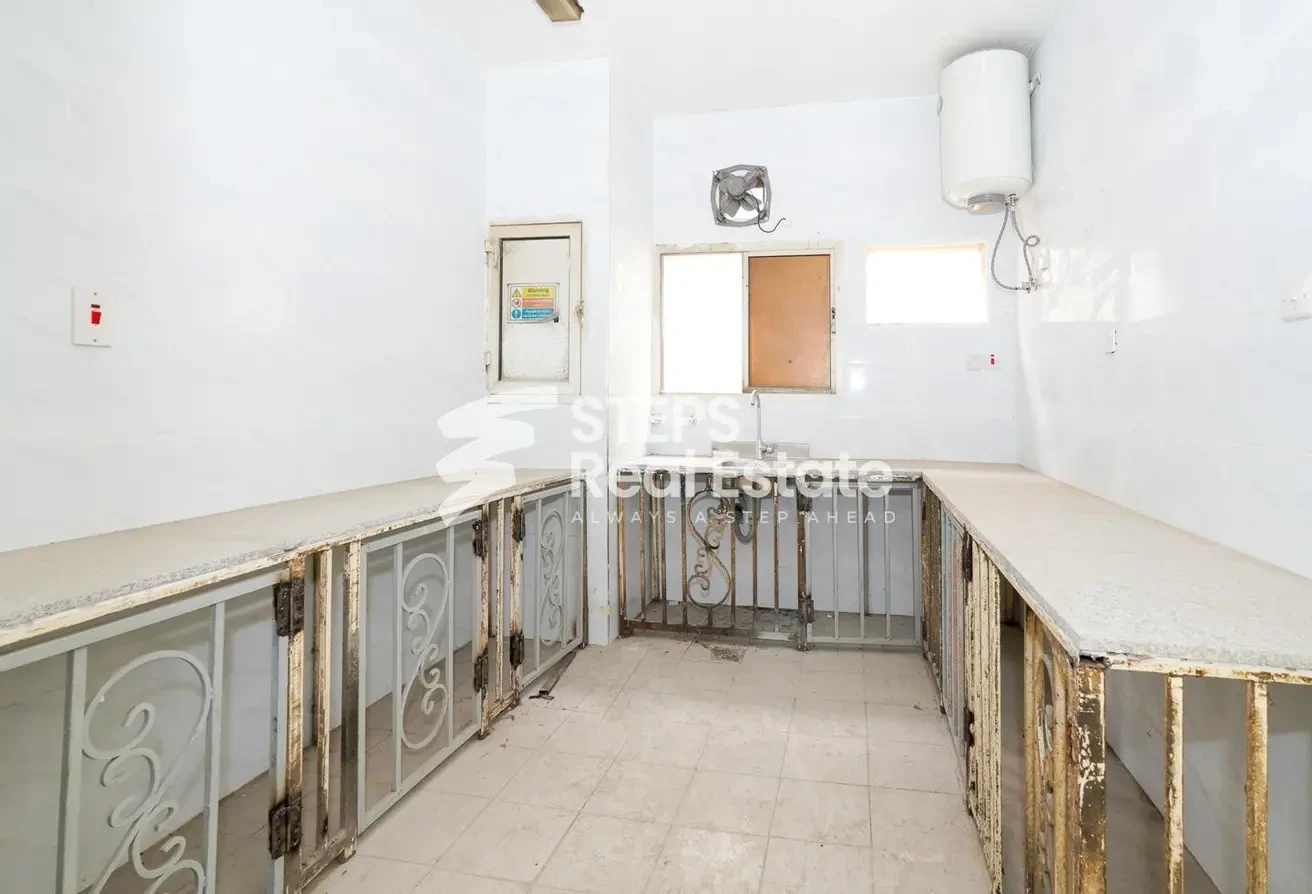 Labor Camp with 42 Rooms in Industrial Area - Labor Camp in Industrial Area 1