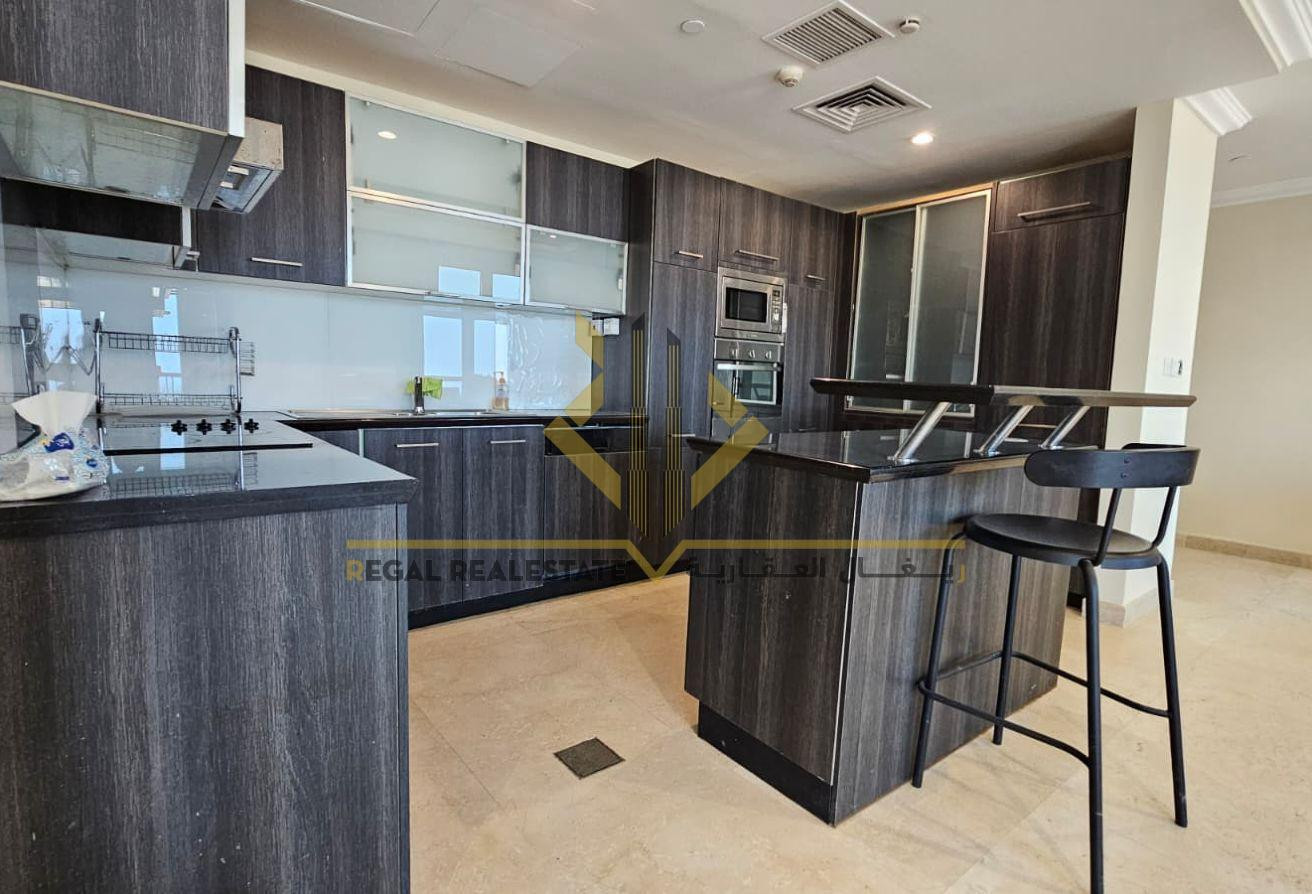 3-Bedroom Apartment in Porto Arabia with Sae view