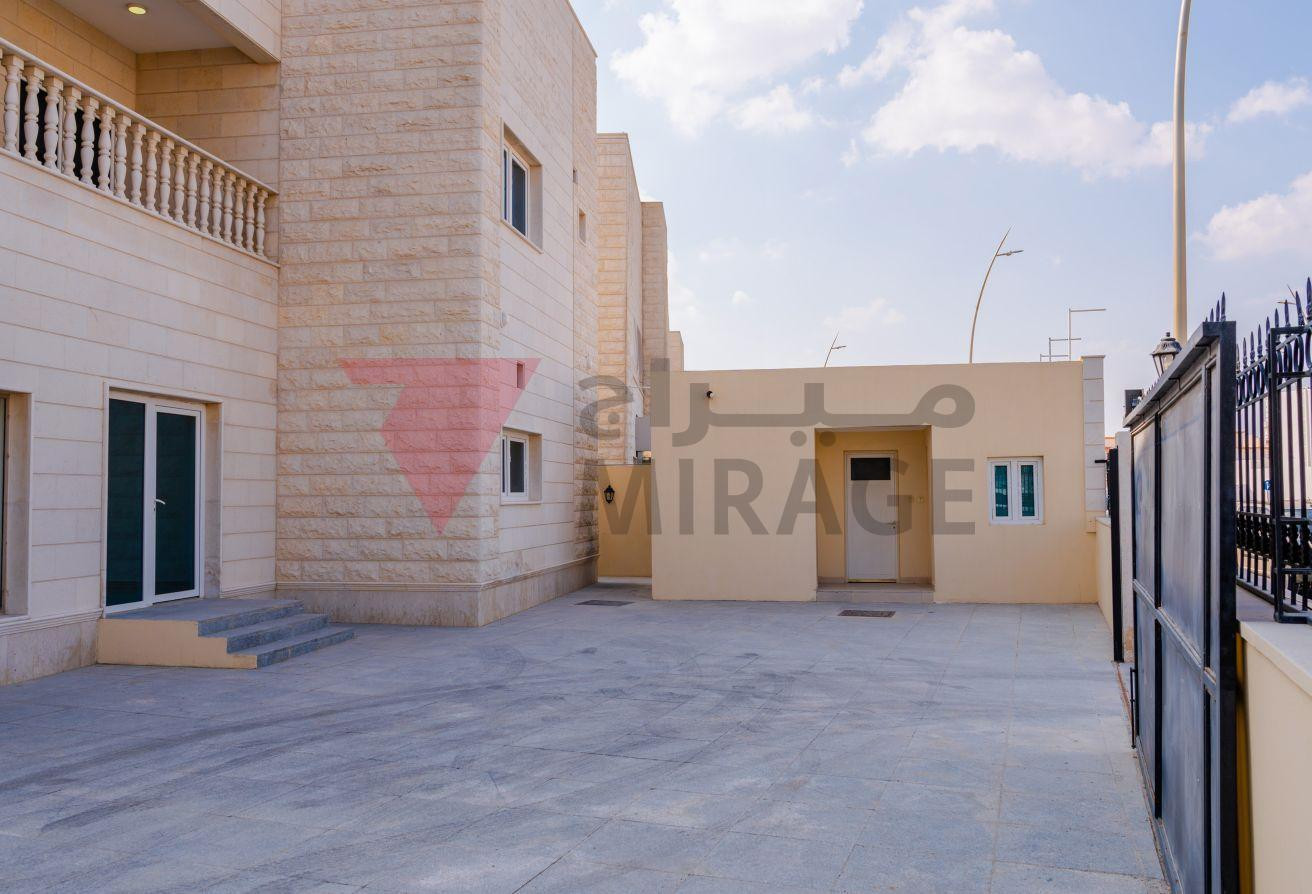 SPACIOUS VILLA | STUNNING 7 BEDROOM + DRIVER ROOM - Villa in Al Khor