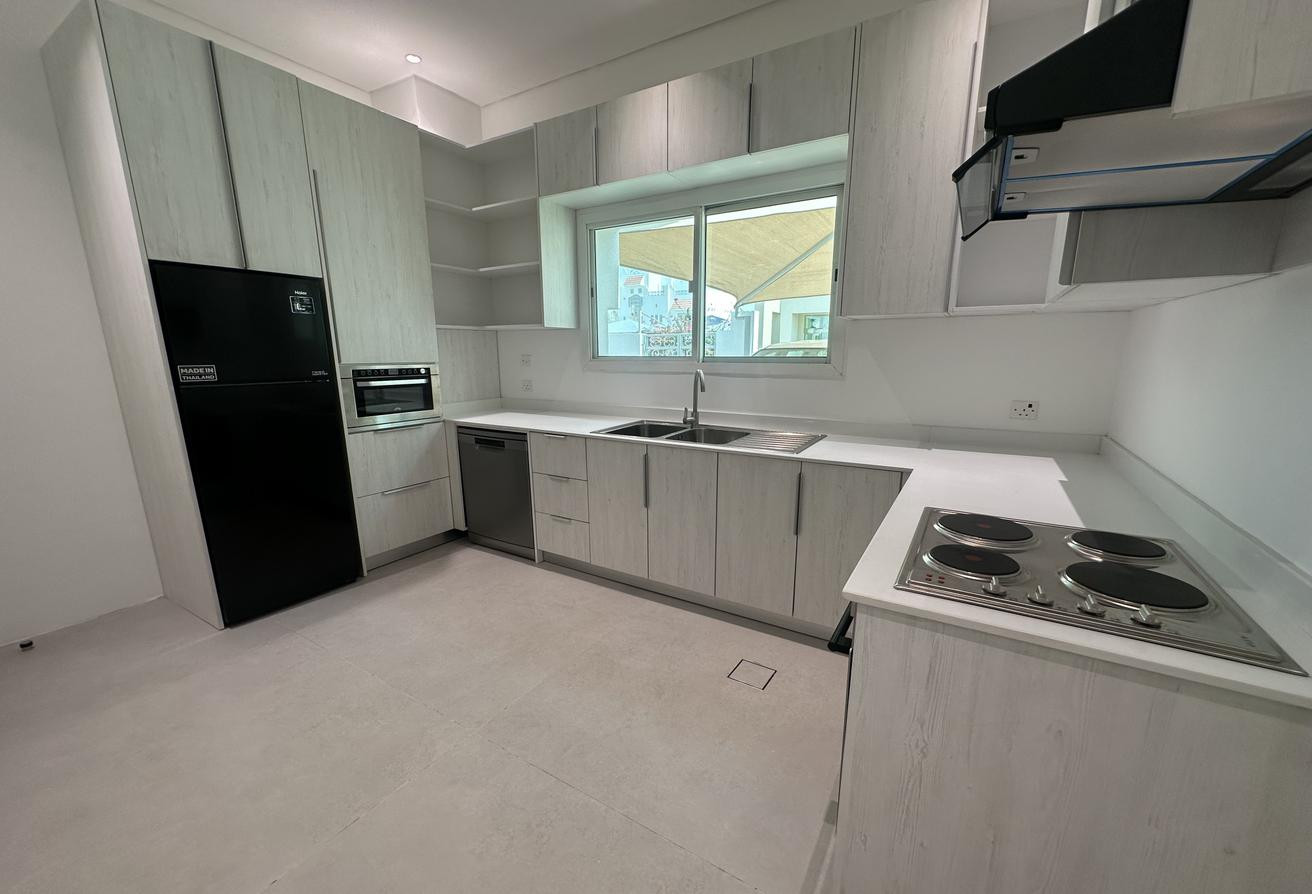 RENOVATED VILLA | 4BR | SEMI-FURNISHED - Villa in Ain Khaled