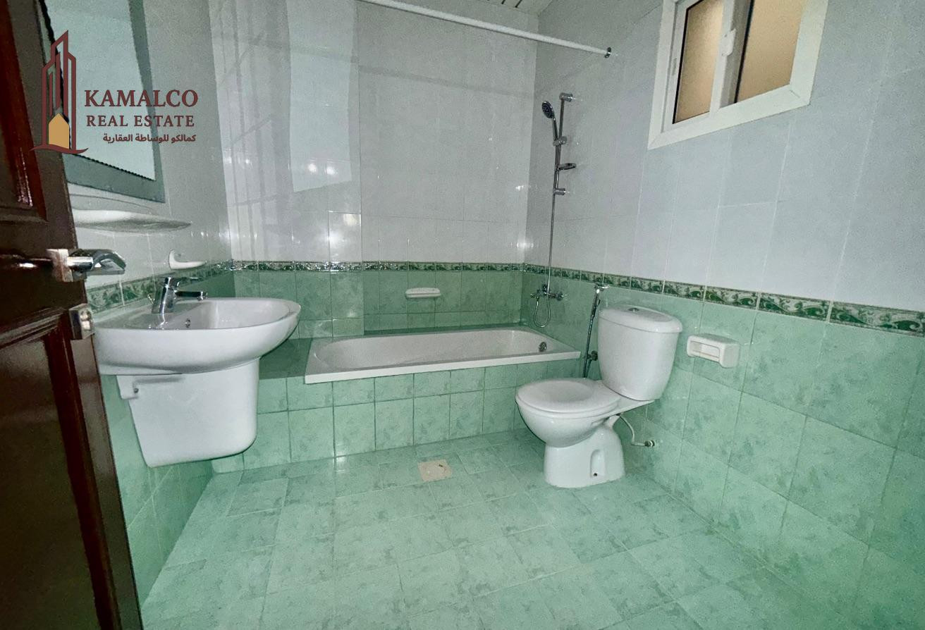 Huge 3 bedroom unfurnished apartment bin Mahmoud