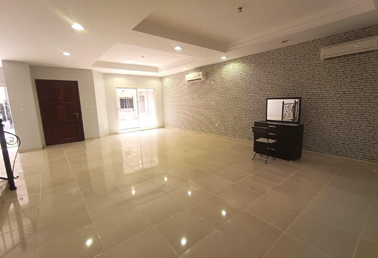 SPACIOUS UF 4BR COMPOUND VILLA WITH FACILITIES - Compound Villa in Ain Khaled