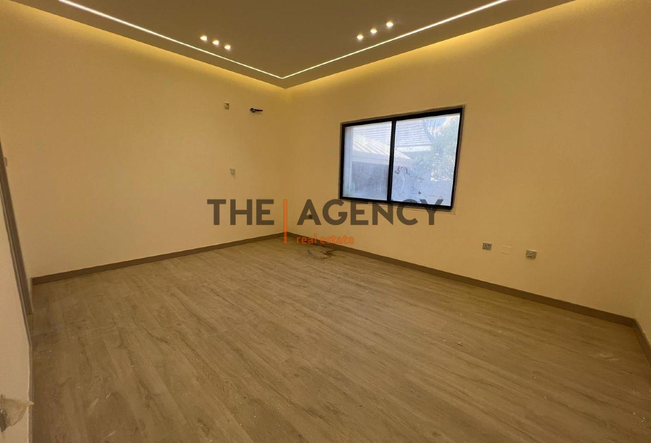 Luxury 6-Bedroom Villa for Rent/Sale in West Bay - Villa in Al Dafna