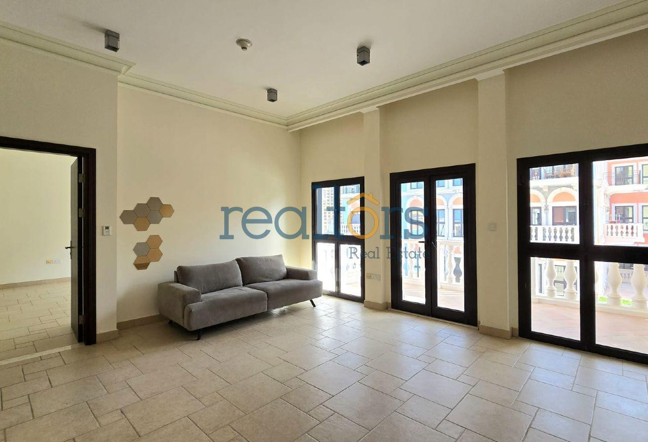 Semi-Furnished 1BHK in QQ | Spacious 75 sqm - Apartment in Carnaval