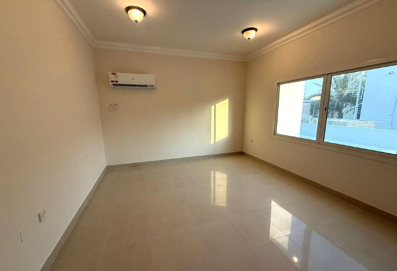 GRAND 5BR LUXURY VILLA WITH PRIVATE POOL - Villa in Hazm Al Markhiya