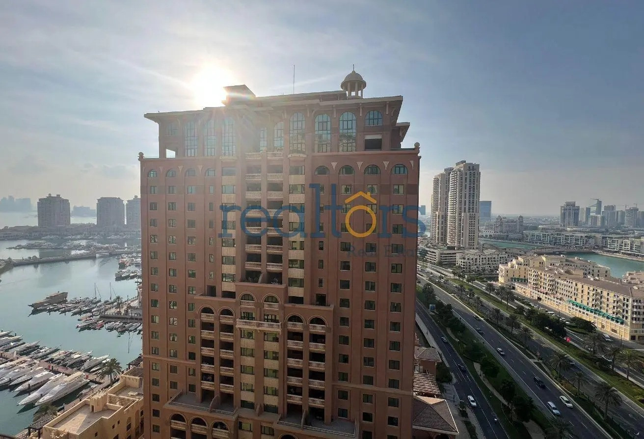Prime Apartment with 2 view | Huge Balcony | Store