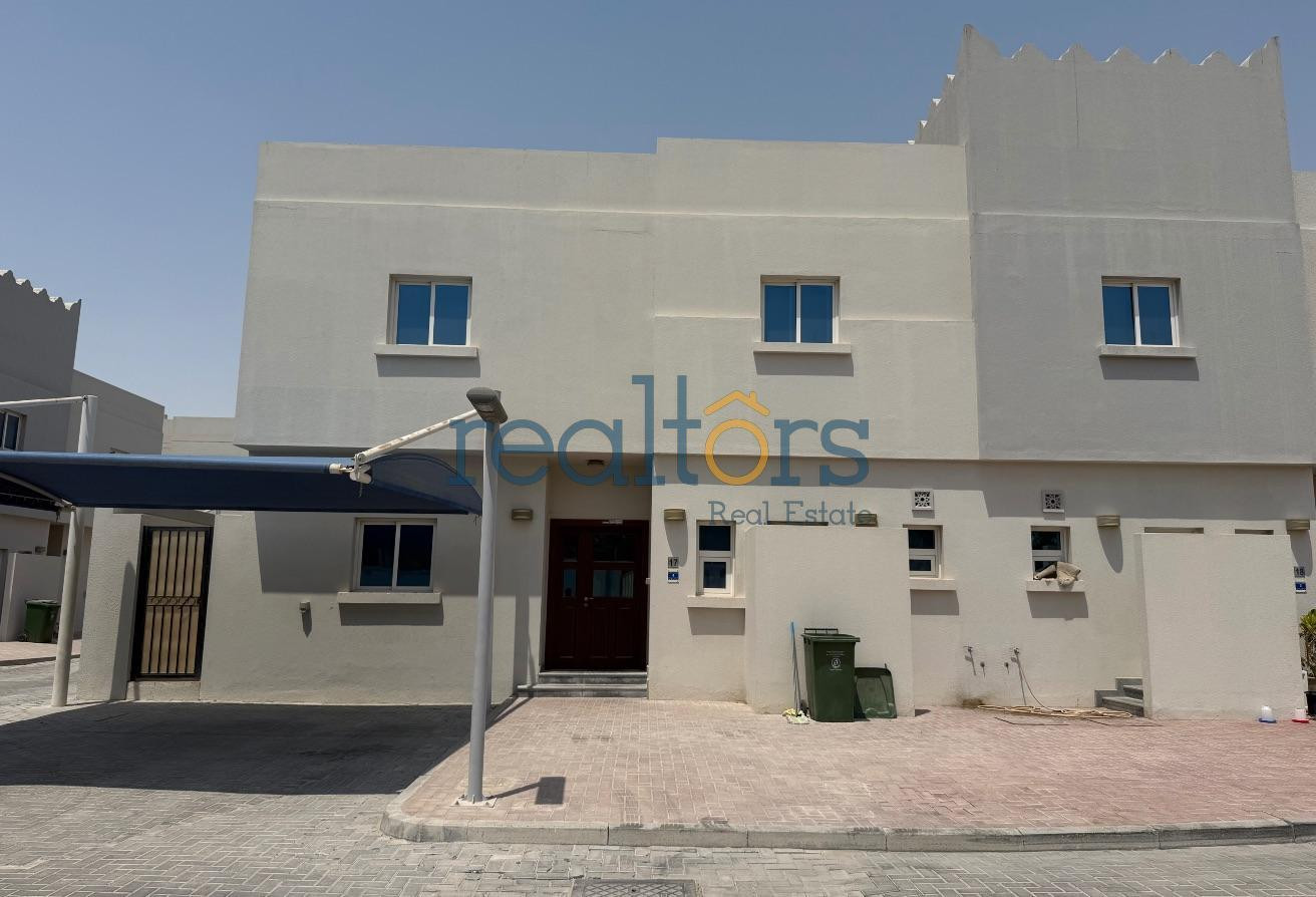 Spacious SF 4 BR Villa + Maid | Gated Community - Compound Villa in Wadi Al Shaheeniya Street