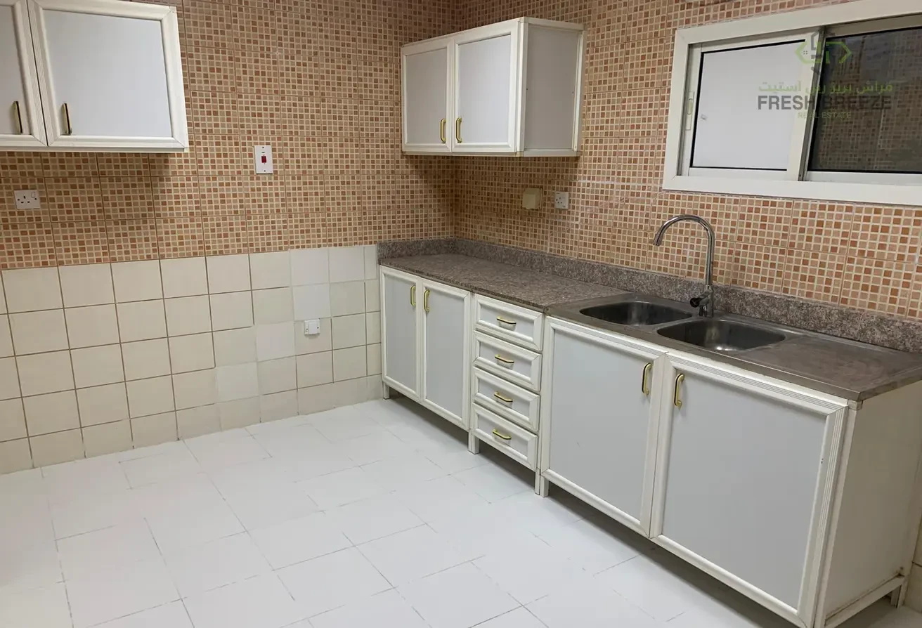 2BR Un-Furnished Apartment For Family - Apartment in Umm Ghuwailina 4