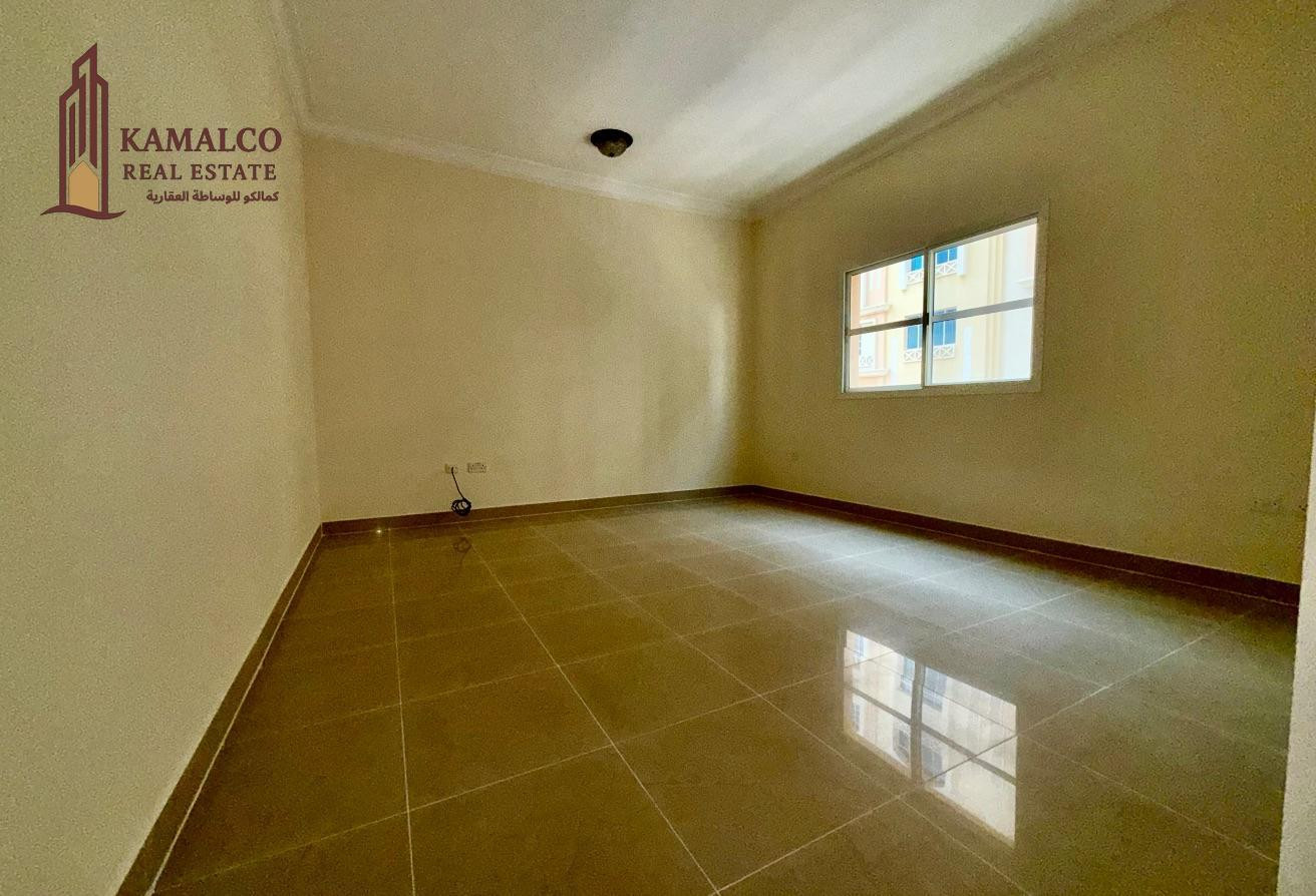 Huge 3 bedroom unfurnished apartment bin Mahmoud
