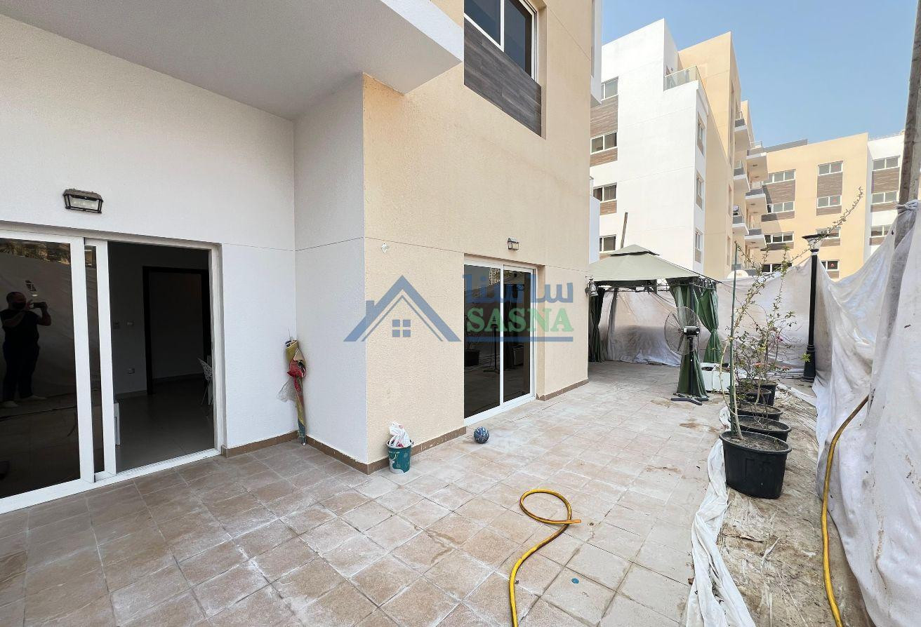 FREE HOLD 2BHK FOR SALE / BACKYARD/FULLY FURNISHED