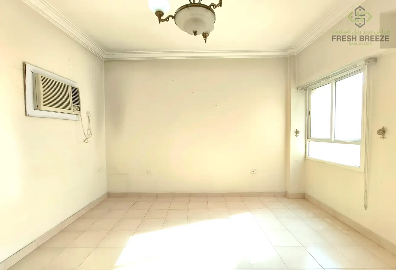 Spacious 3-Bedroom Apartment At Prime Location - Apartment in Umm Ghuwailina 4