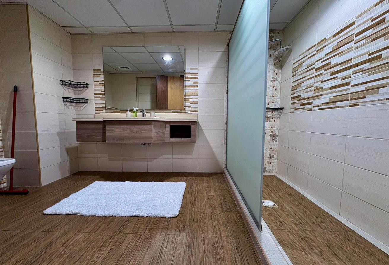 Full sea view / near vendom mall / one bedroom