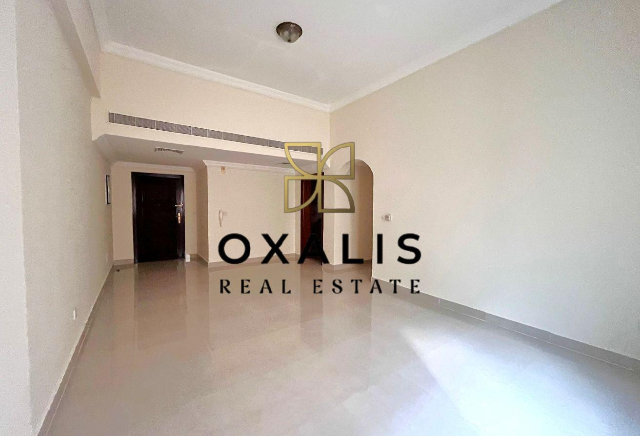 UNFURNISHED 2 BHK | CENTRALIZED AC | NEAR METRO - Apartment in Hadramout Street