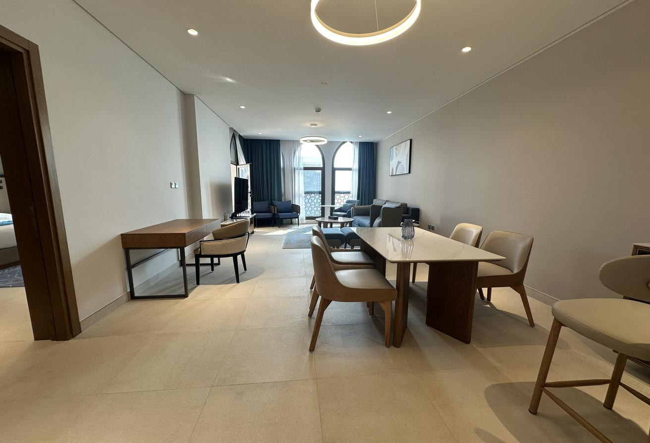 FULLY FURNISHED STUDIO | LA PLAGE - Studio Apartment in Floresta Gardens