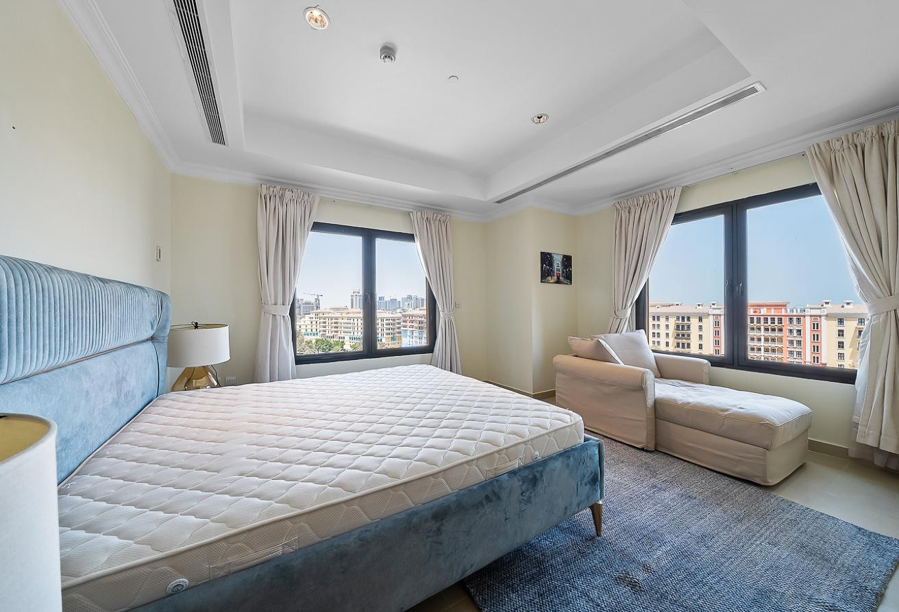 Luxury 2BR+Balcony Open Layout Porto Arabia - Apartment in West Porto Drive