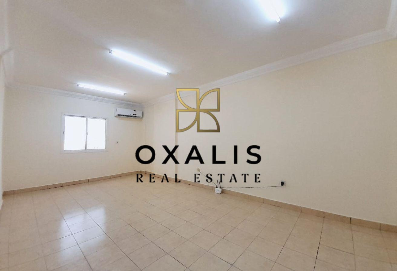 SPACIOUS 2 BEDROOMS UNFURNISHED | AVAILABLE NOW !! - Apartment in Najma 28