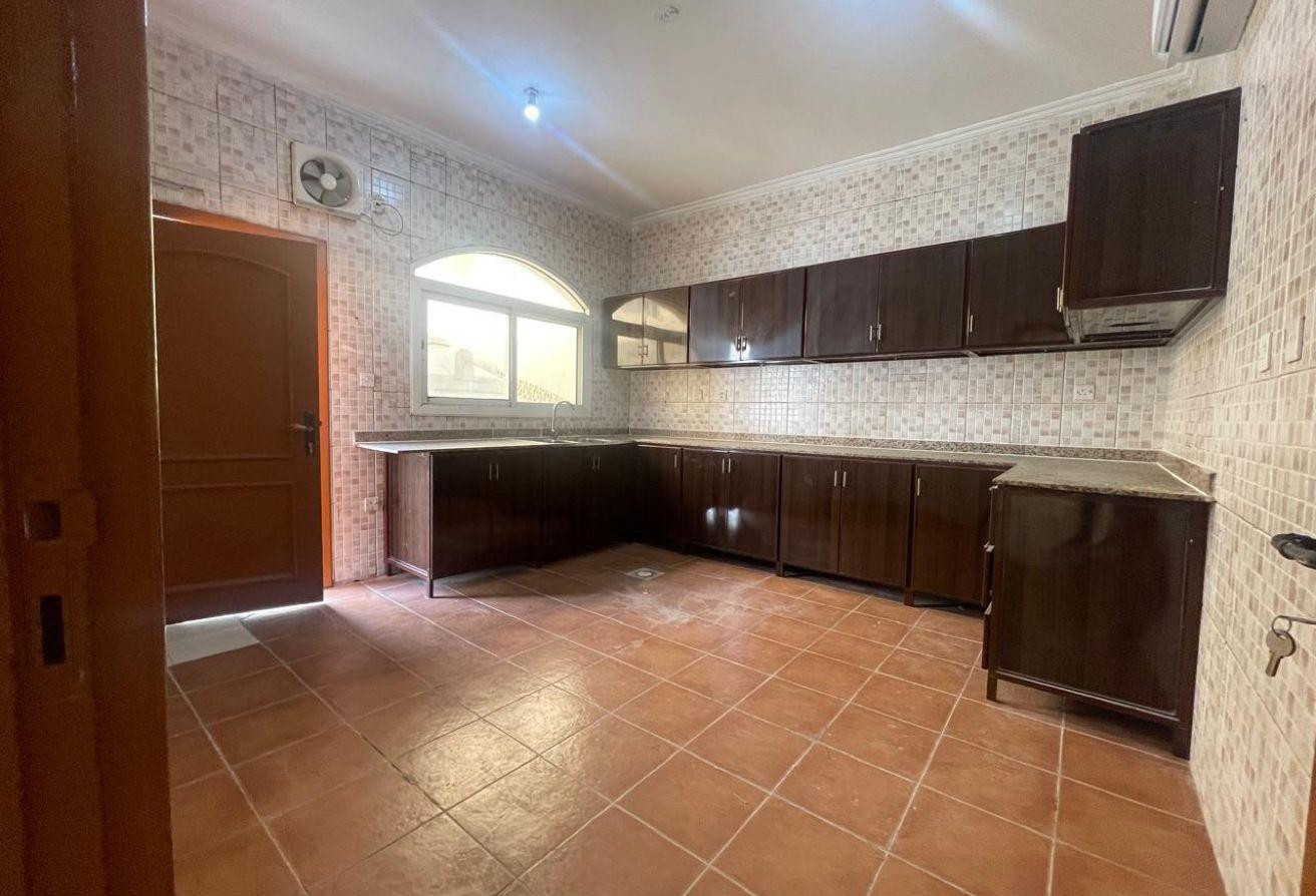 villa for rent in Ain Khaled unfurnished - Villa in Ain Khaled