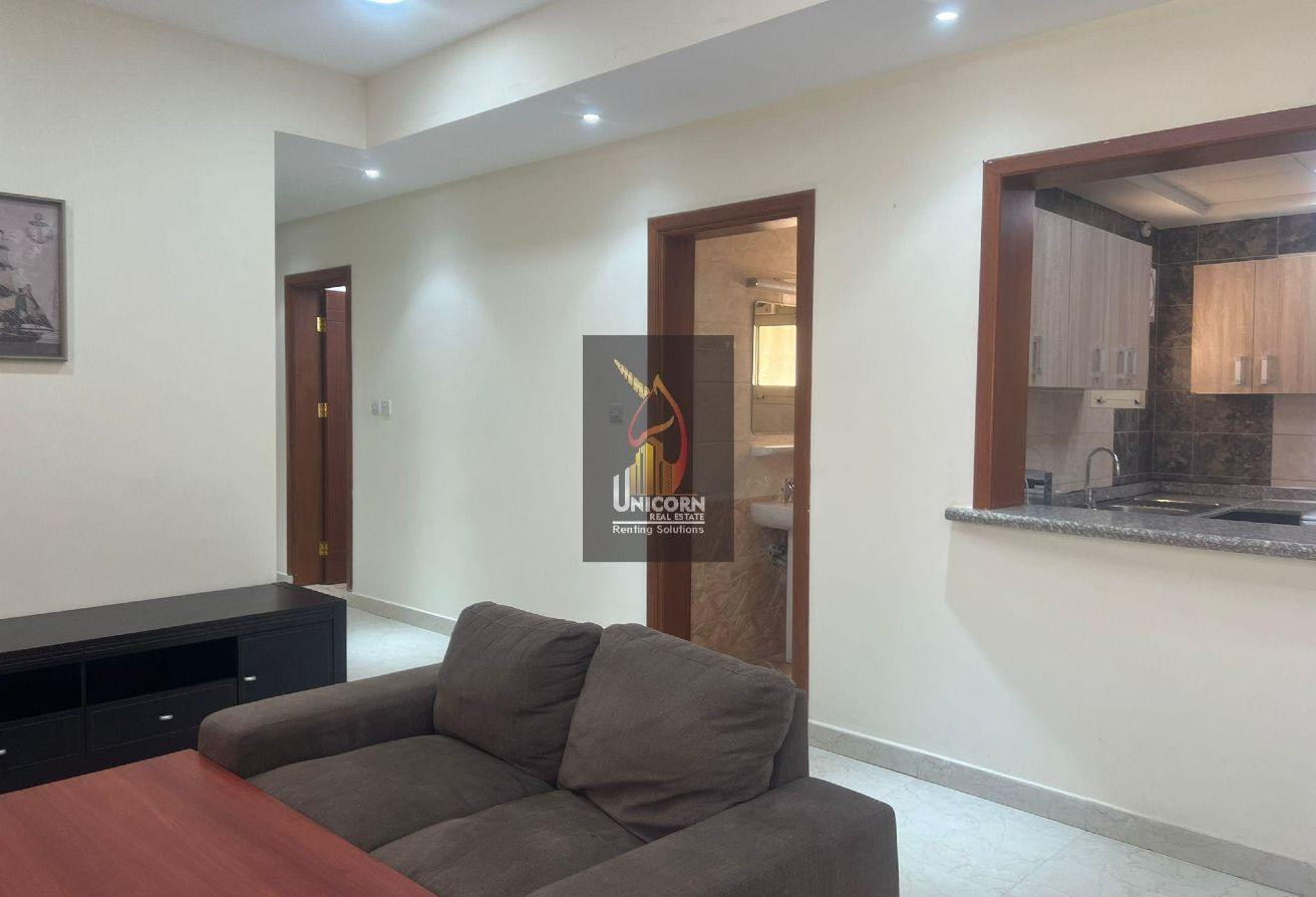 Good Location |Three BHK Apt | FF|Near Park - Apartment in Muntazah 7