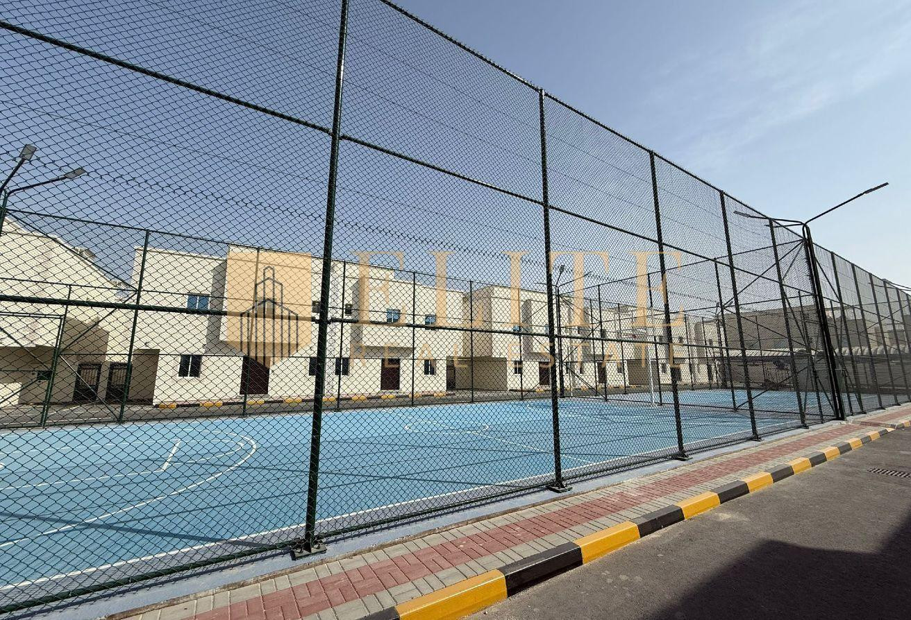 Brand New 6BR Family Villa in Kheesa no commission - Compound in Al Kheesa