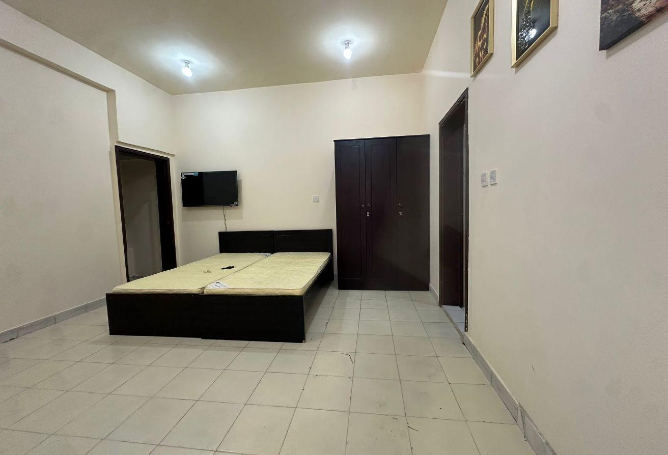 Al Kharaitiyat , ground floor, right of the villa - Studio Apartment in Al Kharaitiyat