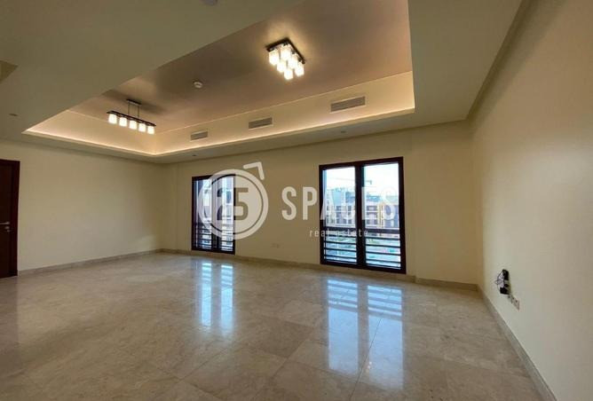 Spacious Fully Furnished 1 Bedroom-Bills Included