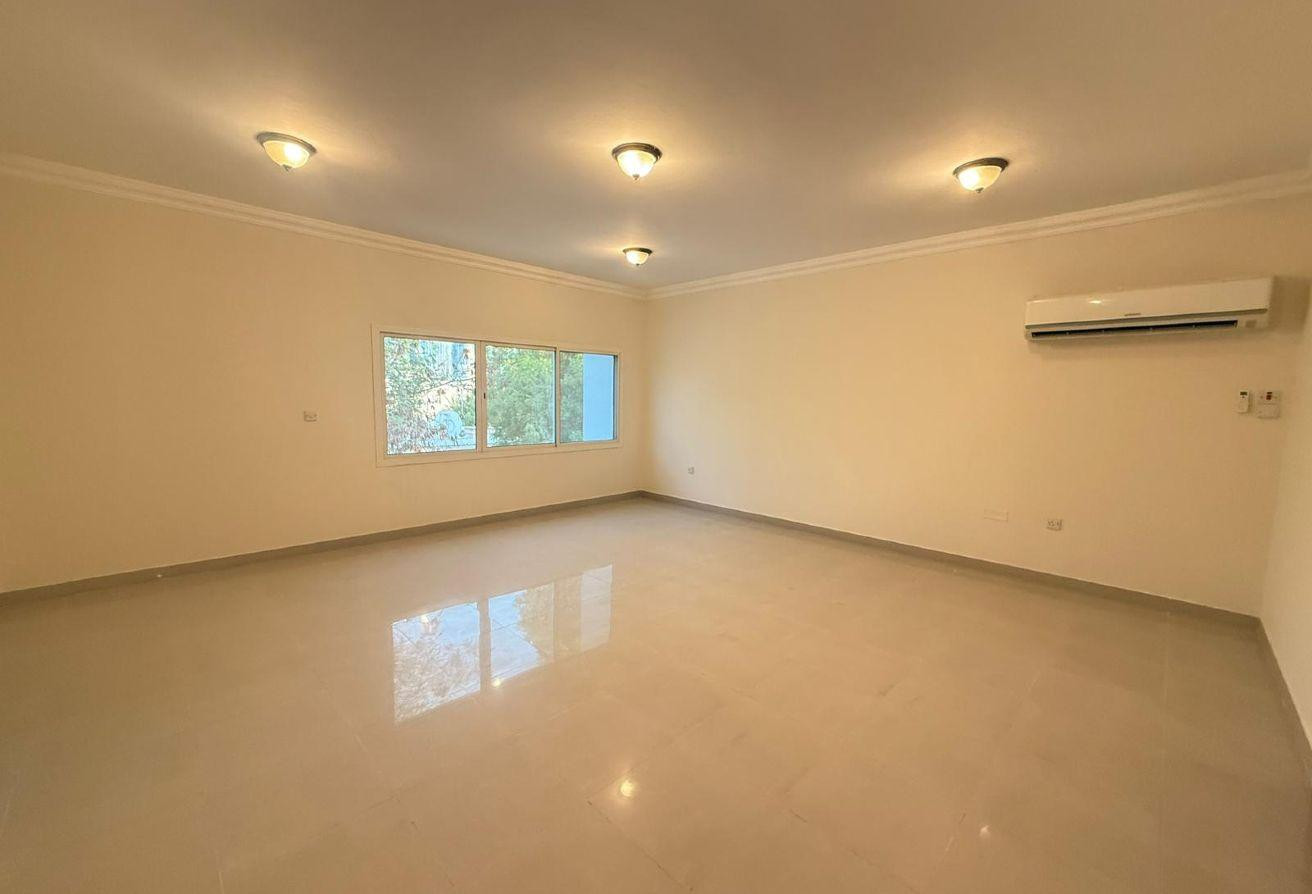 GRAND 5BR LUXURY VILLA WITH PRIVATE POOL - Villa in Hazm Al Markhiya