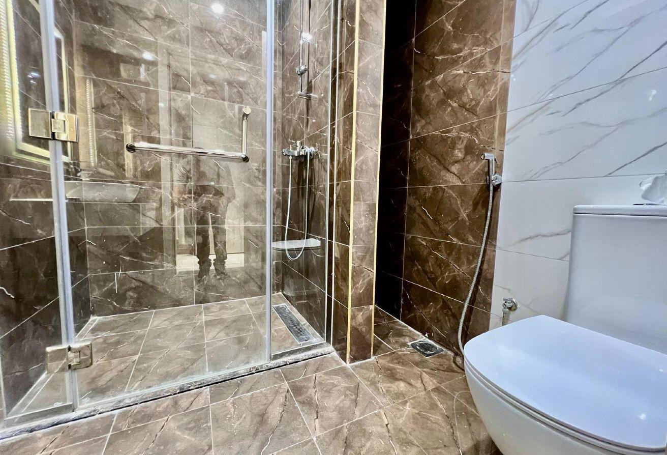 CLEAN AND COSY ONE BEDROOM / BALCONY / NICE VIEW