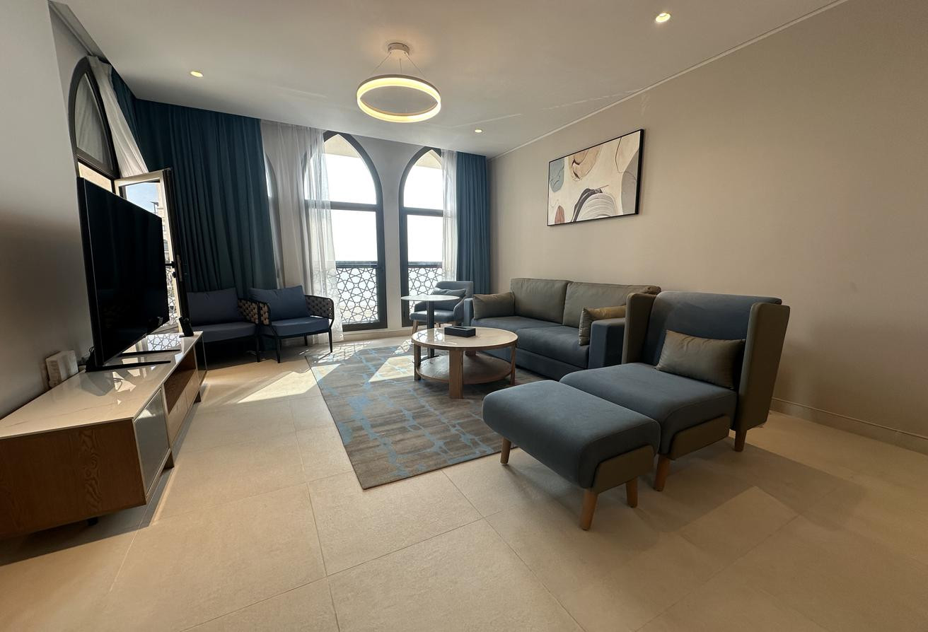 FULLY FURNISHED STUDIO | LA PLAGE - Studio Apartment in Floresta Gardens