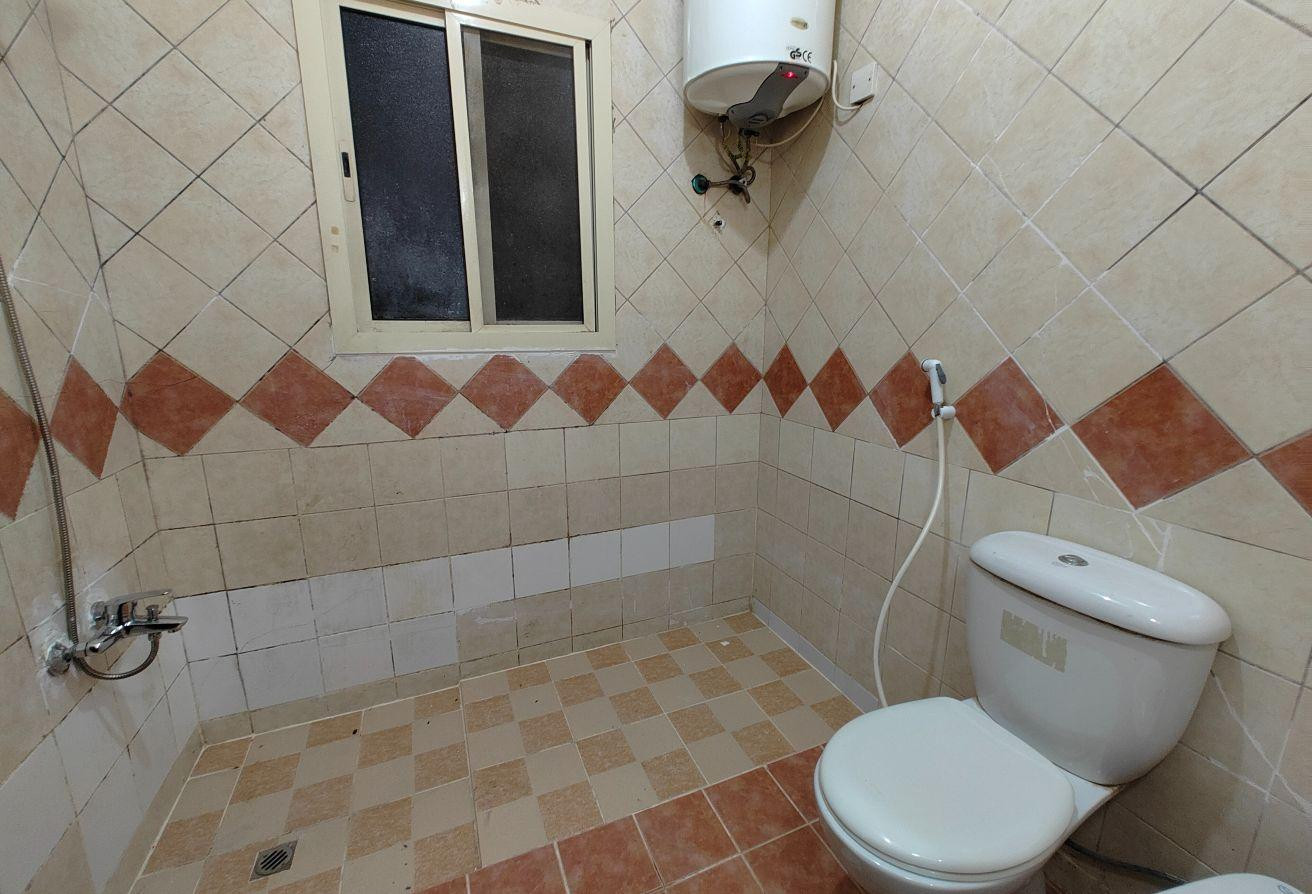 1 BHK UN FURNISHED IDEAL FOR FAMILIES NEAR METRO - Apartment in Umm Ghuwailina