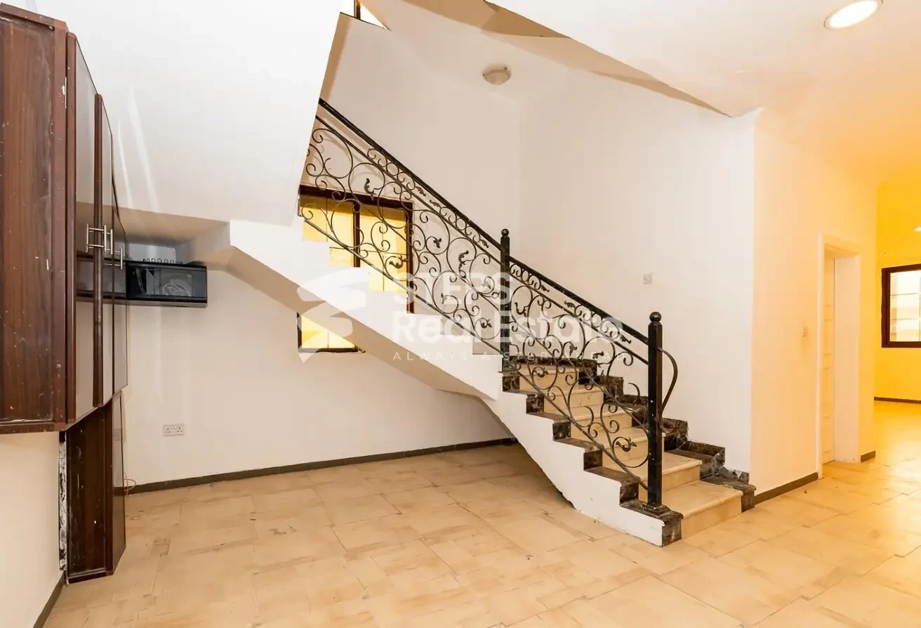 2 Luxurious Attached Villas for Sale in Sumaysimah - Villa in Sumaysimah
