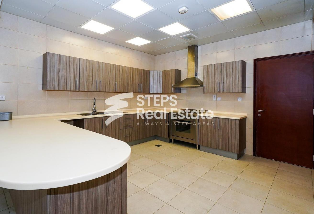 4-Bedroom Compound Villa for Rent Ain Khaled - Compound Villa in Umm Al Seneem Street