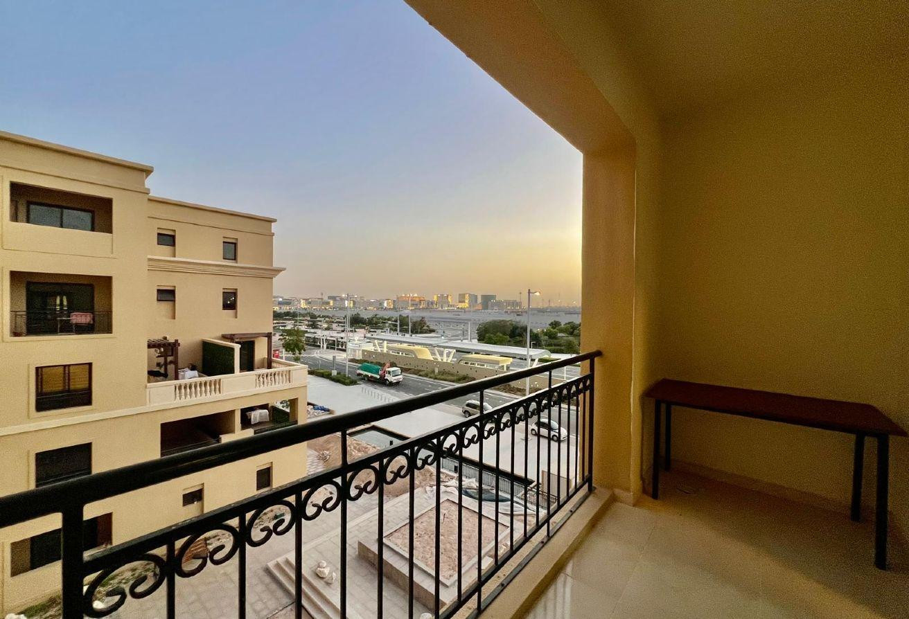 Spacious 1Bedroom - Balcony - Fox Hills