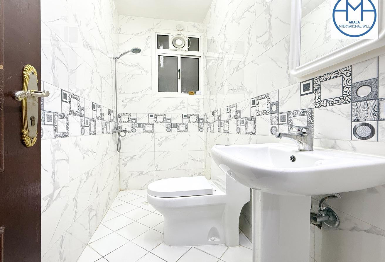 2BHK FURNISHED NEAR DOHA OASIS MALL WITH BALCONY - Apartment in Musheireb