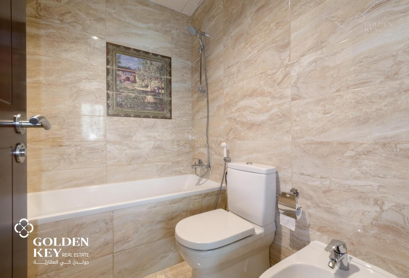 Bills Included | Semi Furnished 3BHK | Sea View - Apartment in Marina Residences 195