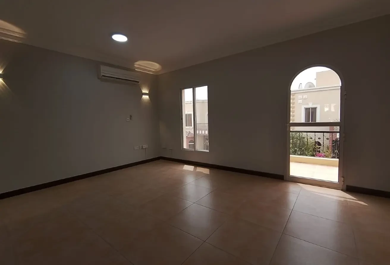 4 bhk Unfurnished villa in compound only at 11000 - Villa in Al Thumama