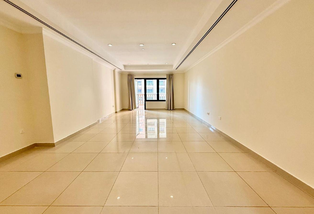 VERYY SPACIOUS / ONE BEDROOM / BIG TERRACE - Apartment in East Porto Drive