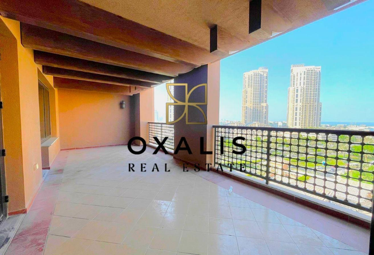 SPACIOUS 2 BEDROOMS SEMI FURNISHED | BIG BALCONY