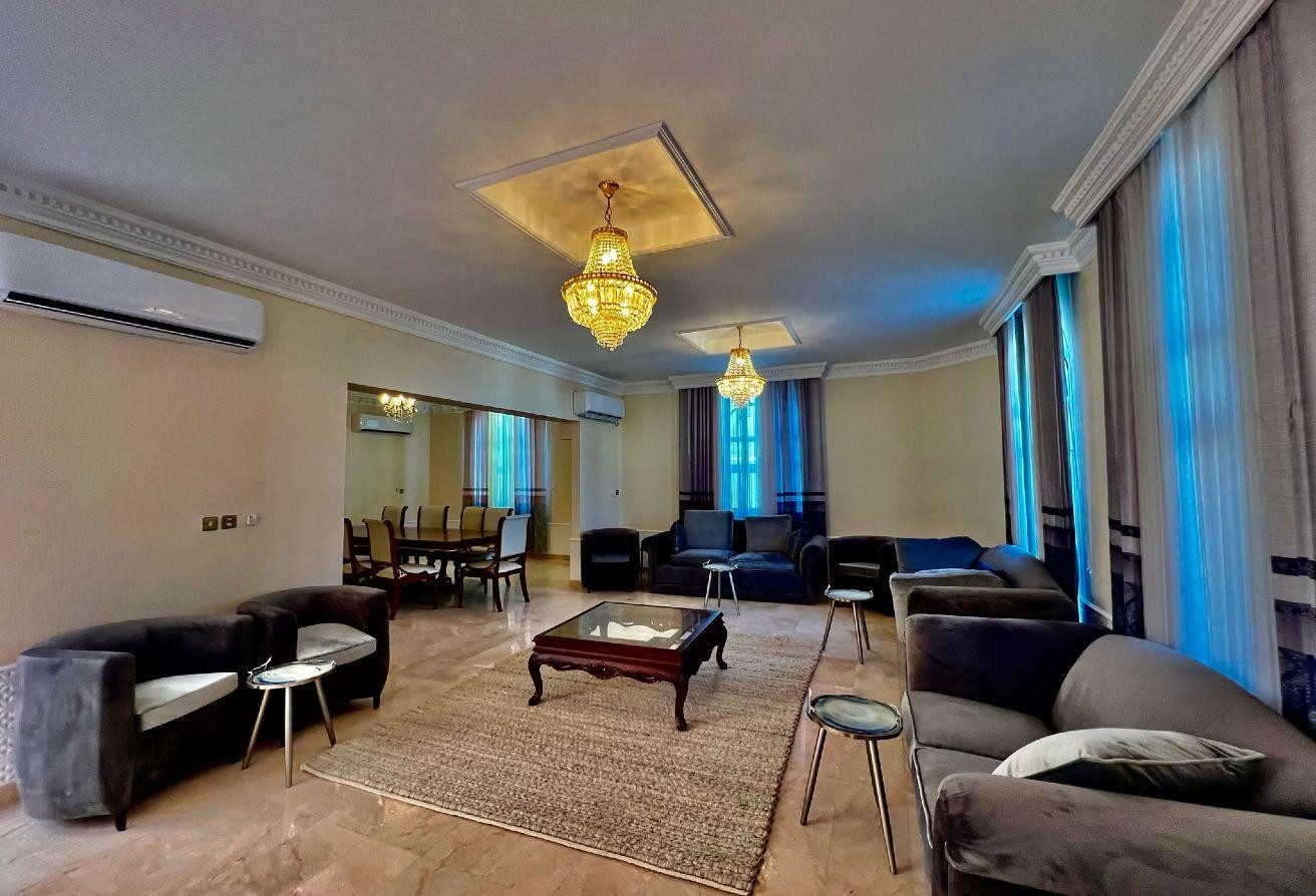 SA VILLA 5 BED DRIVER! MAID INDOOR PRIVATE POOL - Villa in Onaiza Street