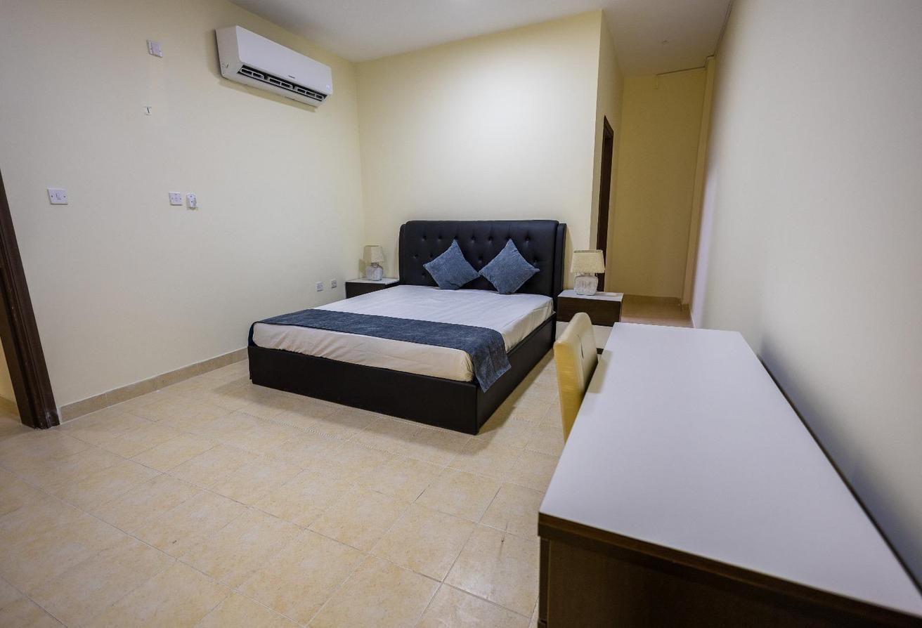 SPACIOUS 3 BEDROOM 1 MONTH FREE FULLY FURNISHED!!! - Apartment in Salaja Street