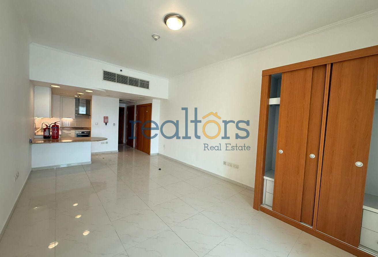 Experience beachfront living in this cozy studio a - Apartment in Viva West